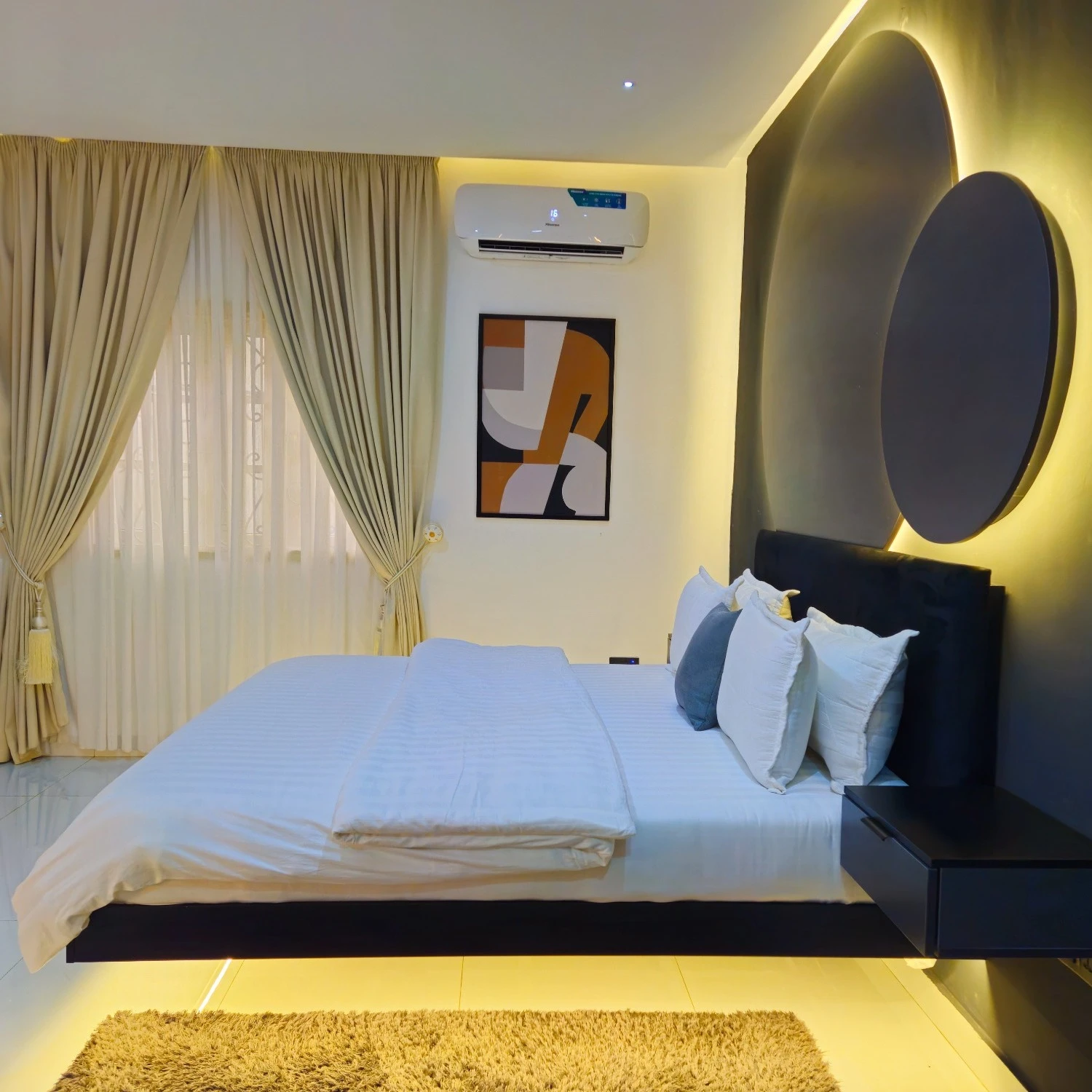 Mustang Luxe apartment in Mabushi